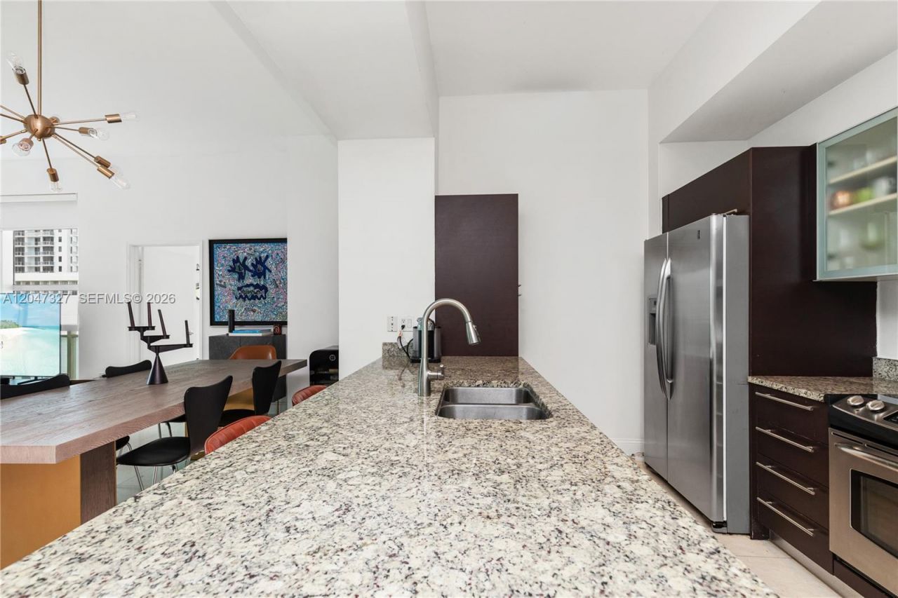 951 Brickell Ave , Unit 1011, Miami, FL 33131 Photo
