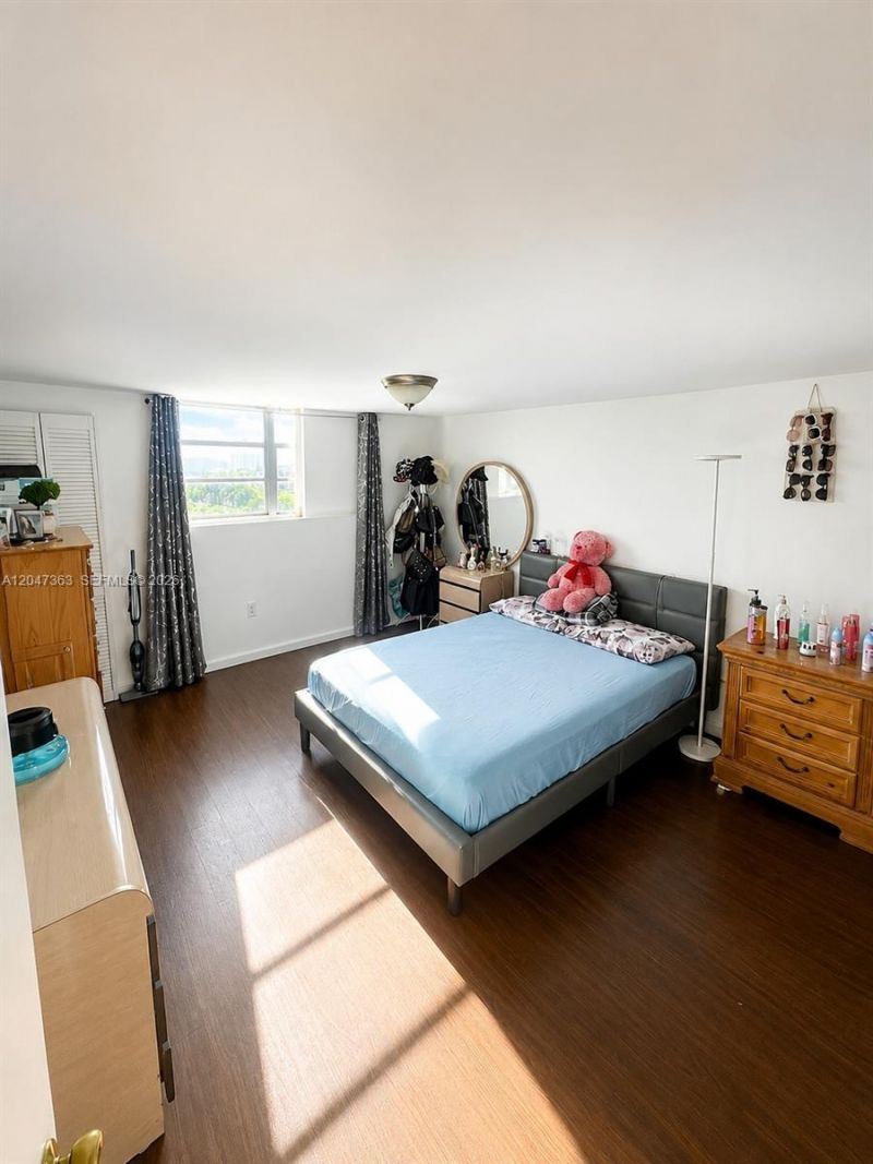 5050 NW 7th St , Unit 720, Miami, FL 33126 Photo