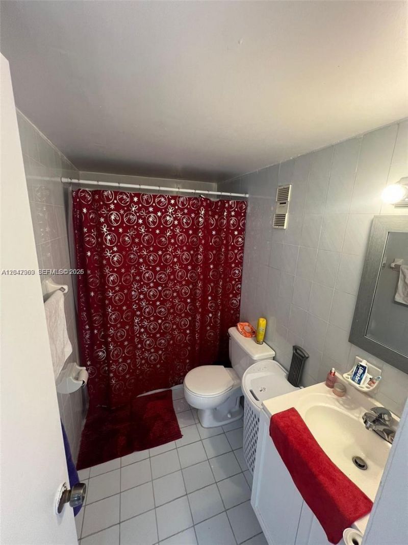 5050 NW 7th St , Unit 720, Miami, FL 33126 Photo
