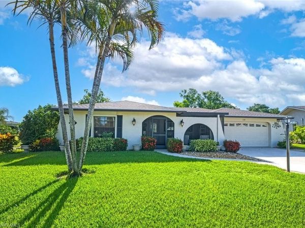 120 Fleur De Lis LN, NAPLES, FL 34112