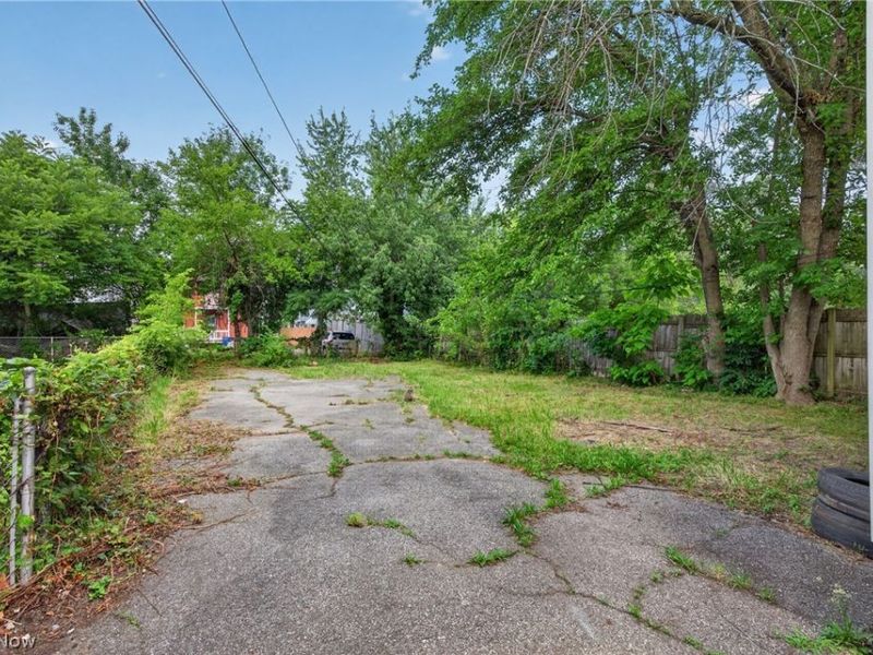 3194 E 132nd Street, Cleveland, OH 44120 Photo 3