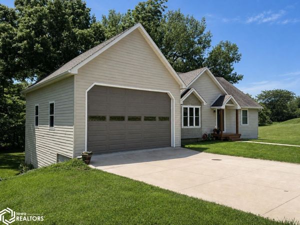 17587 Lakeshore Drive, Moravia, IA 52571