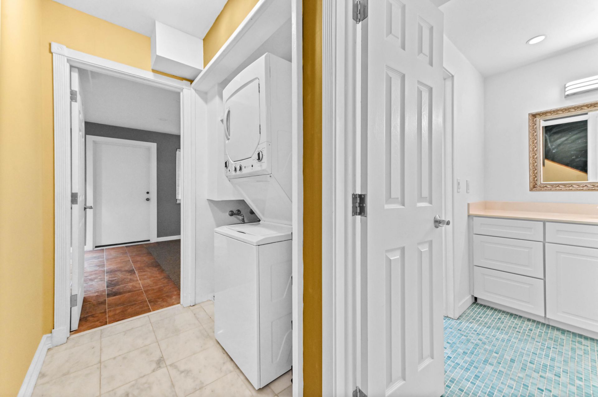 2828 Tennis Club Drive, Unit #202, West Palm Beach, FL 33417 Photo