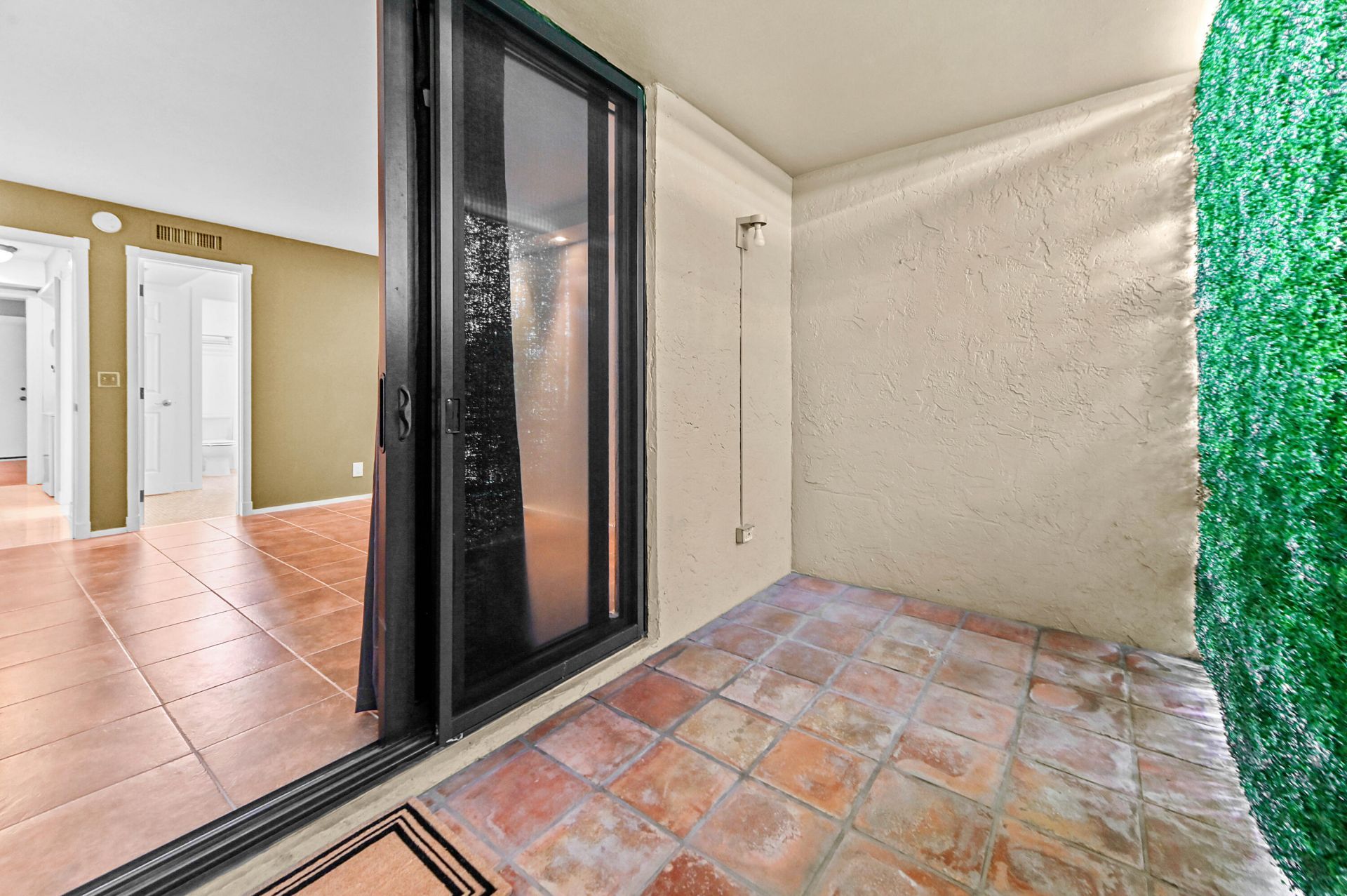 2828 Tennis Club Drive, Unit #202, West Palm Beach, FL 33417 Photo