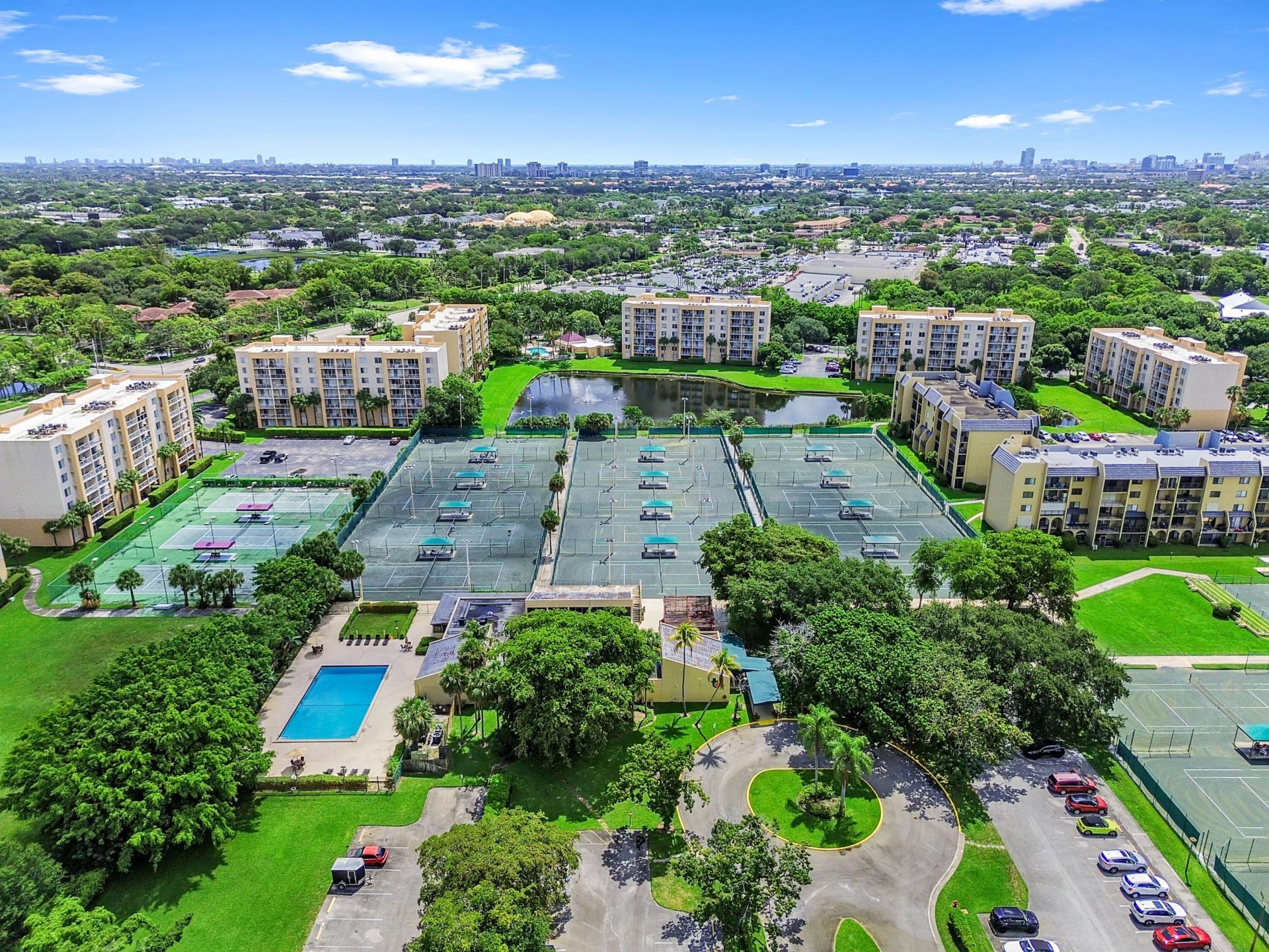 2828 Tennis Club Drive, Unit #202, West Palm Beach, FL 33417 Photo