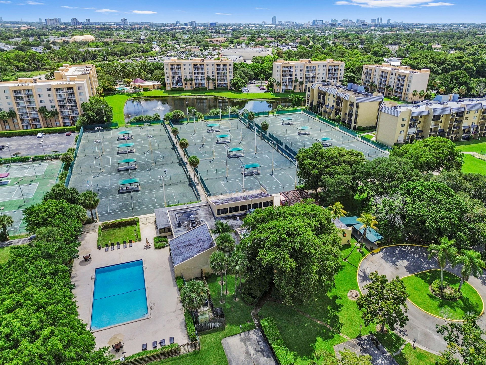 2828 Tennis Club Drive, Unit #202, West Palm Beach, FL 33417 Photo