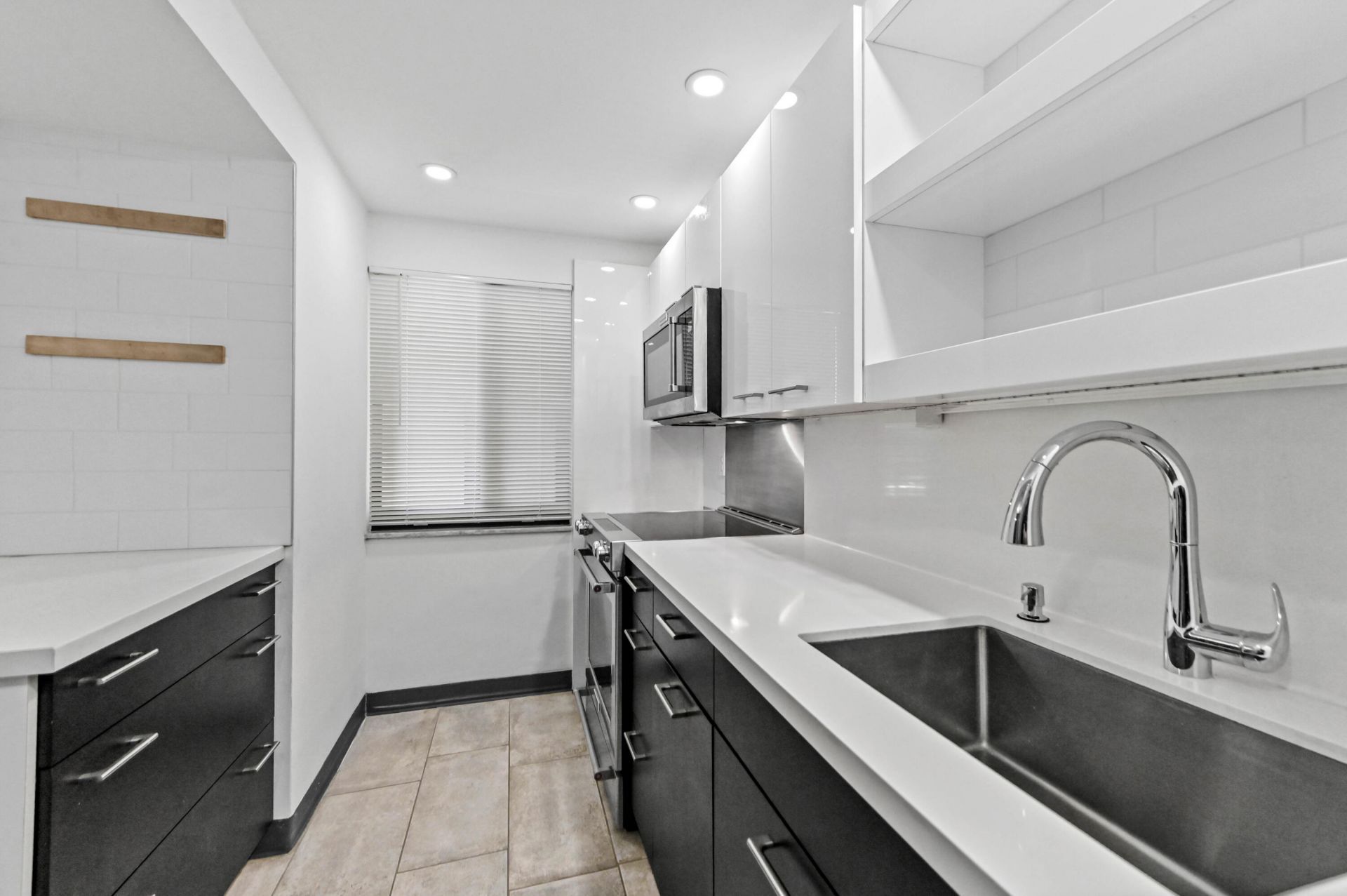 2828 Tennis Club Drive, Unit #202, West Palm Beach, FL 33417 Photo