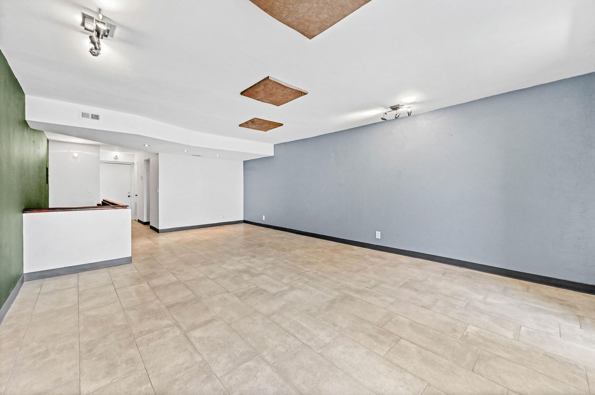 2828 Tennis Club Drive, Unit #202, West Palm Beach, FL 33417 Photo