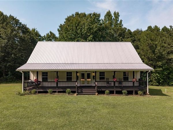 930 James Holcomb Road, Hull, GA 30646