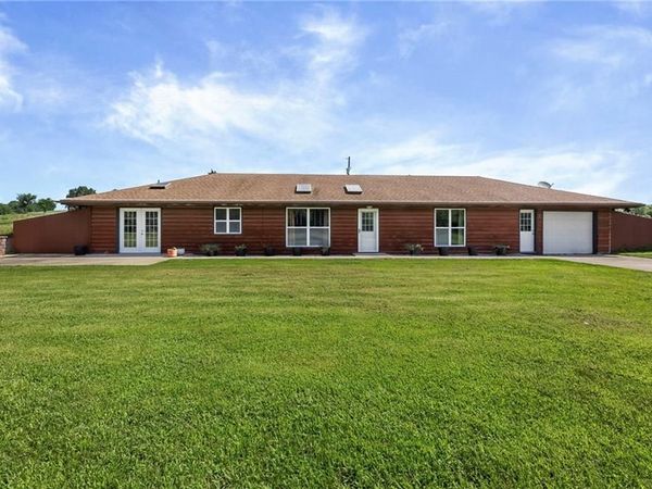 33155 Block Road, Paola, KS 66071