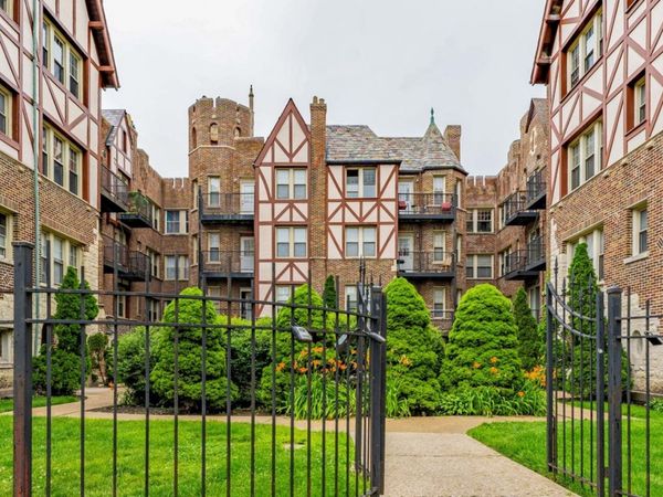 5717 N Kimball Avenue, Unit 2N, Chicago, IL 60659