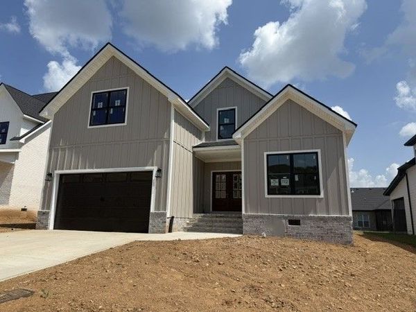 463 Spiderwort Dr , Clarksville, TN 37043