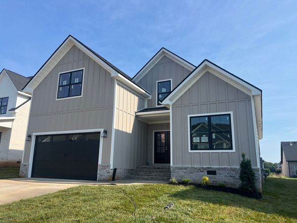 463 Spiderwort Dr , Clarksville, TN 37043