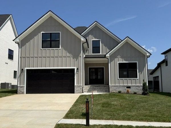463 Spiderwort Dr, Clarksville, TN 37043