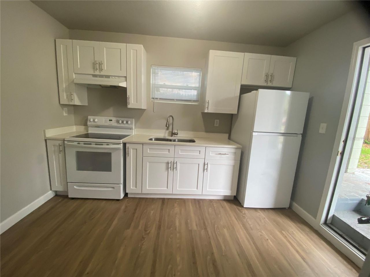 962 19 Avenue S, Unit C, Saint Petersburg, FL 33705 Photo