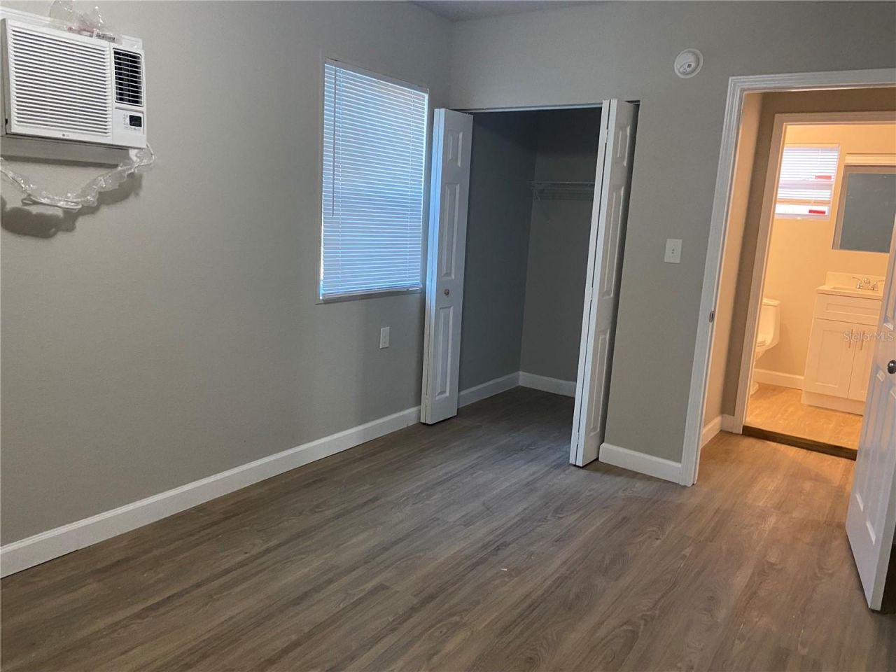 962 19 Avenue S, Unit C, Saint Petersburg, FL 33705 Photo