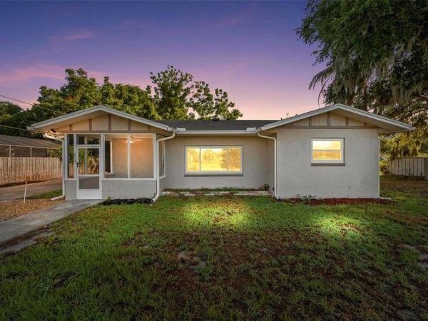 610 W MAUD STREET , TAVARES, FL 32778