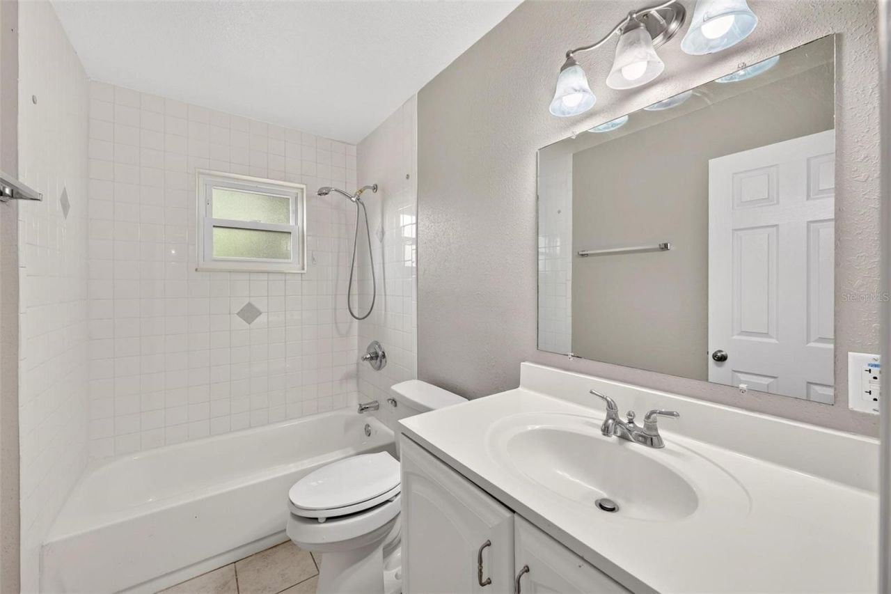 610 W Maud Street , Tavares, FL 32778 Photo