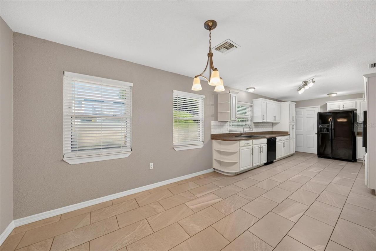 610 W Maud Street , Tavares, FL 32778 Photo