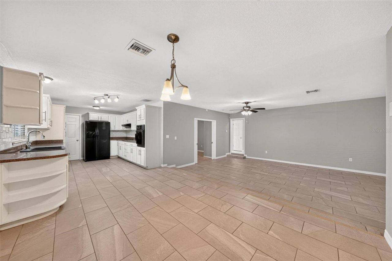 610 W Maud Street , Tavares, FL 32778 Photo