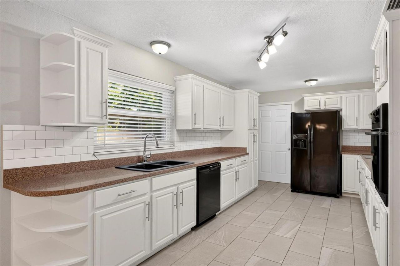 610 W Maud Street , Tavares, FL 32778 Photo