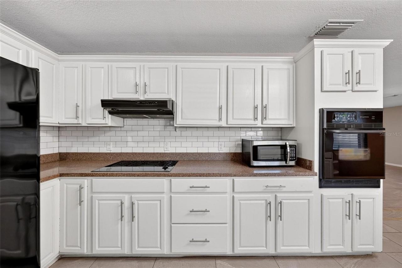610 W Maud Street , Tavares, FL 32778 Photo