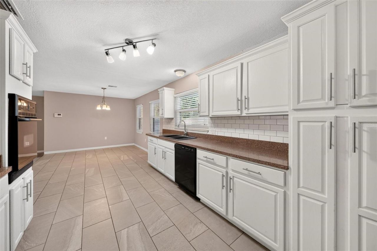 610 W Maud Street , Tavares, FL 32778 Photo