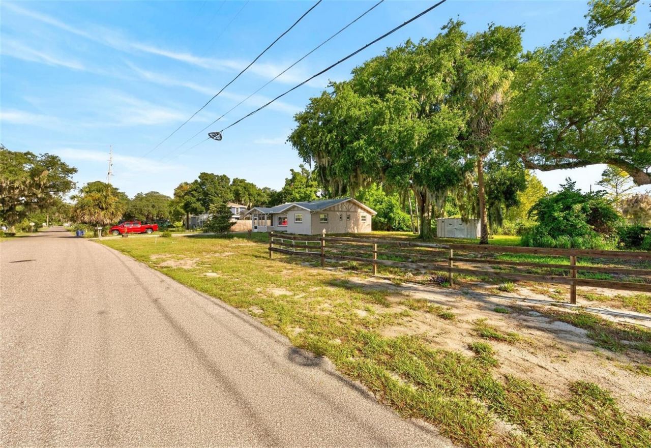 610 W Maud Street , Tavares, FL 32778 Photo