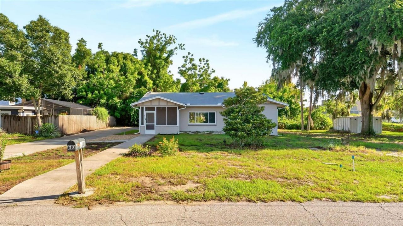 610 W Maud Street , Tavares, FL 32778 Photo