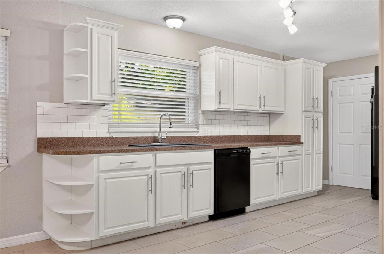 610 W Maud Street , Tavares, FL 32778 Photo