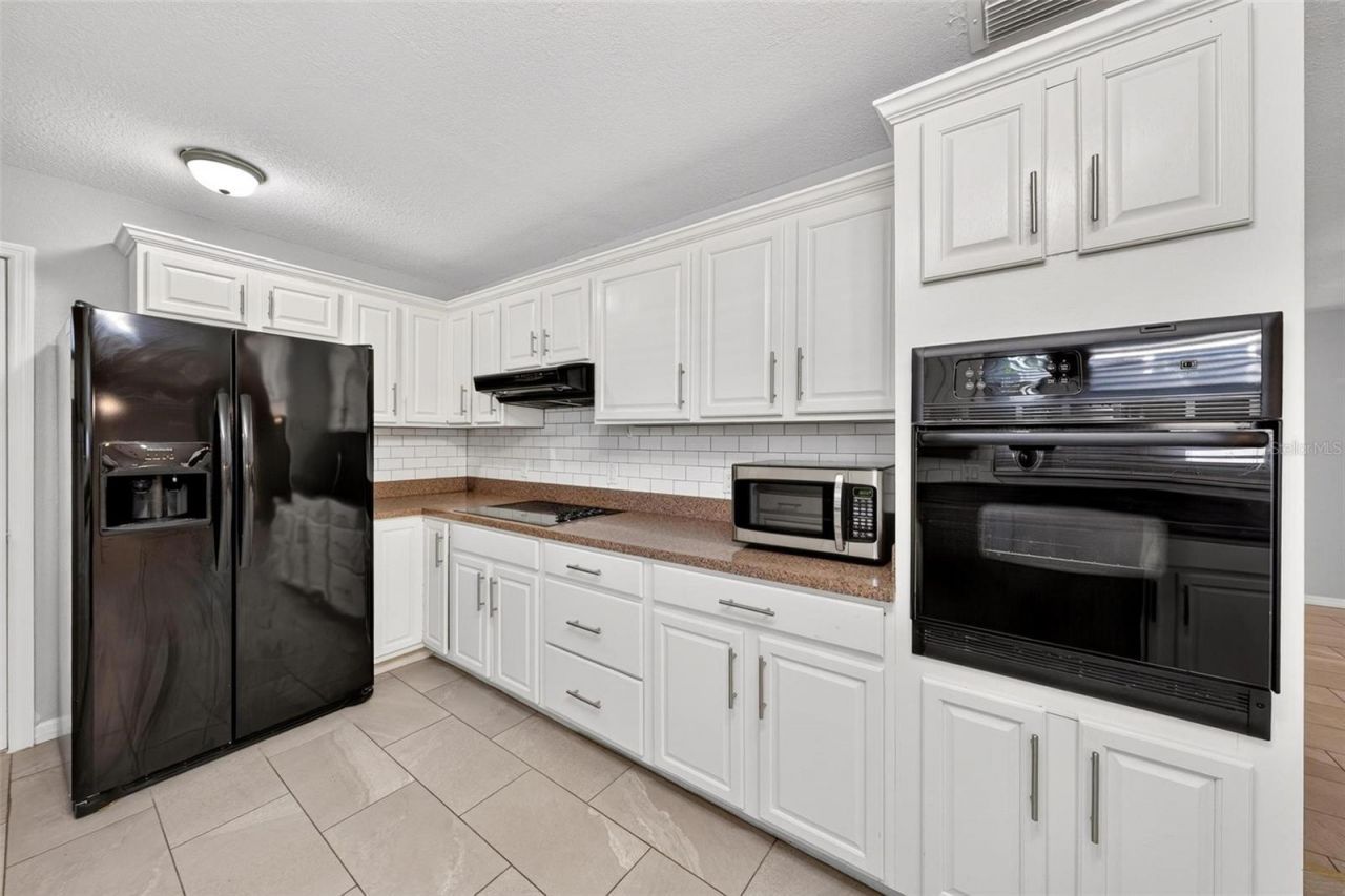 610 W Maud Street , Tavares, FL 32778 Photo
