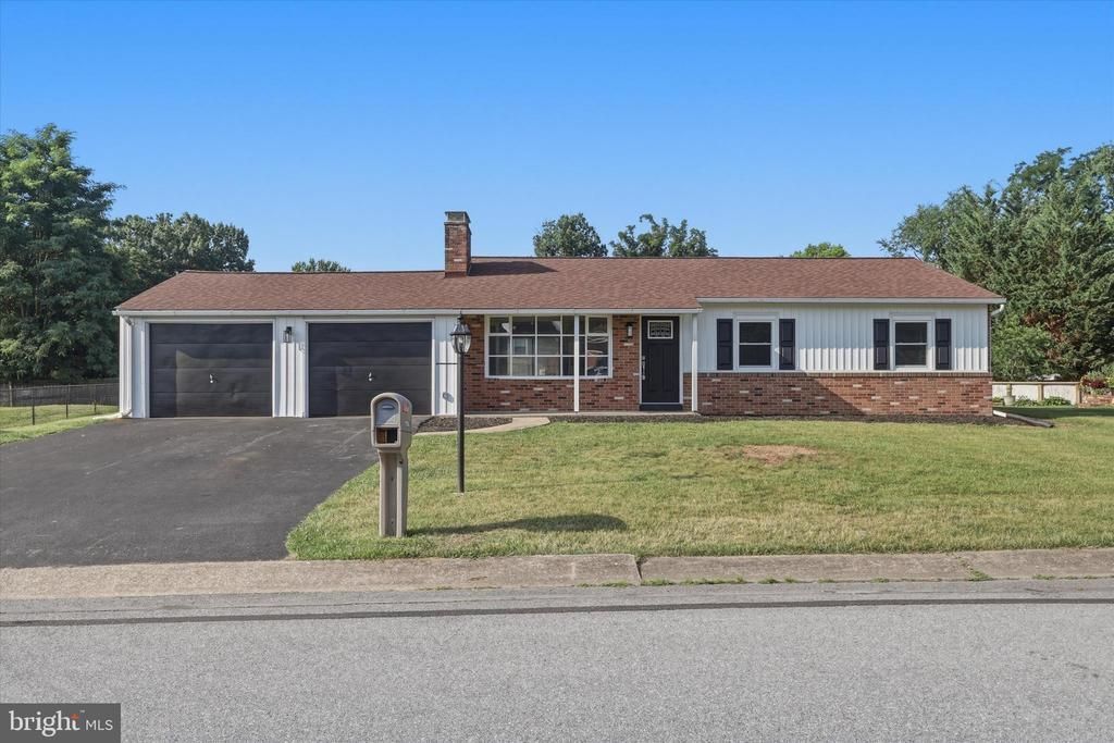 17519 Stone Valley Drive, Hagerstown, MD 21740 Main Photo