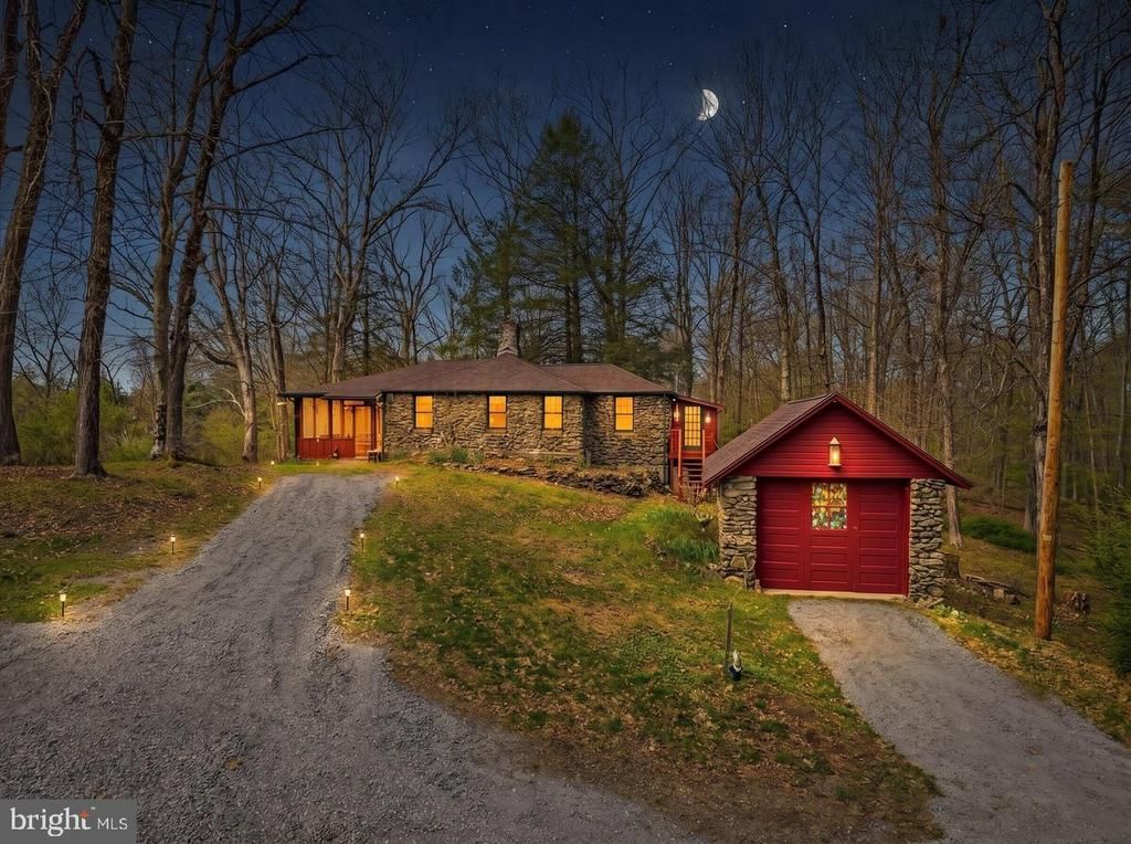 248 FENICAL LANE , EAST STROUDSBURG, PA 18302
