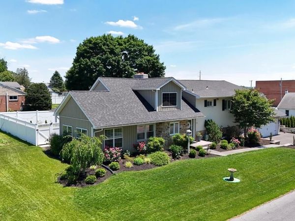111 WATER STREET , NEW HOLLAND, PA 17557