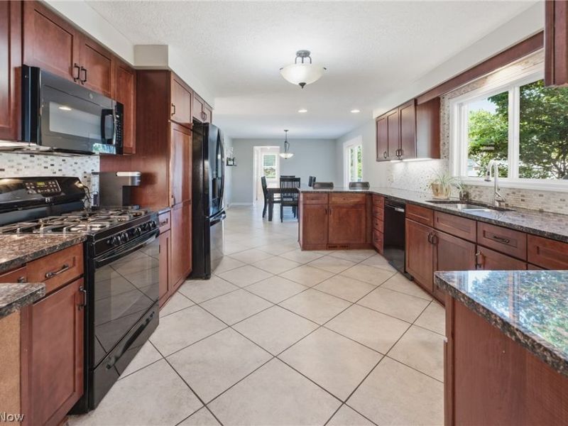 1251 Grenada Drive NE, Canton, OH 44714 Photo 19