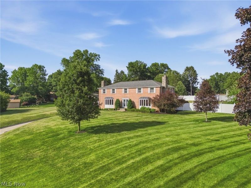 1251 Grenada Drive NE, Canton, OH 44714 Photo 2