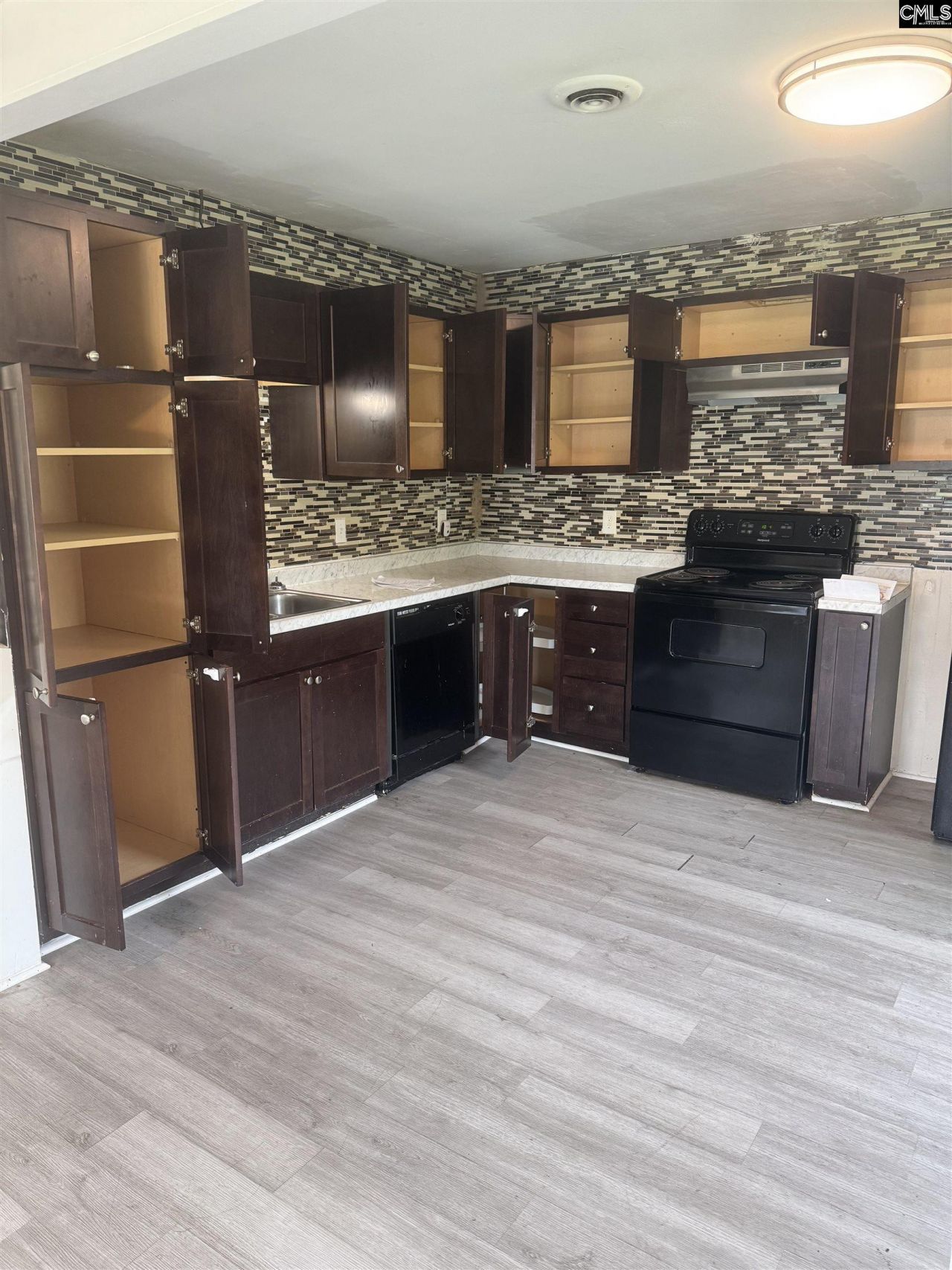 3621 Baywater Drive  Photo 4