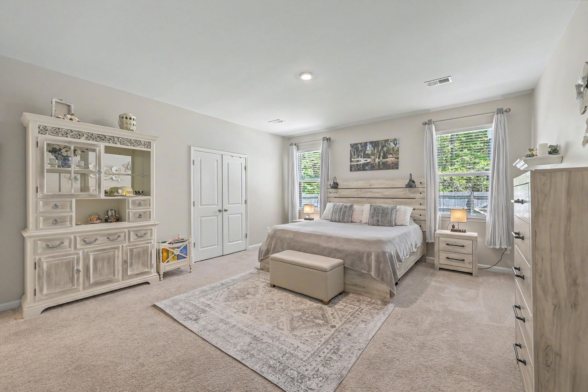 241 Celestial Boulevard Photo 17