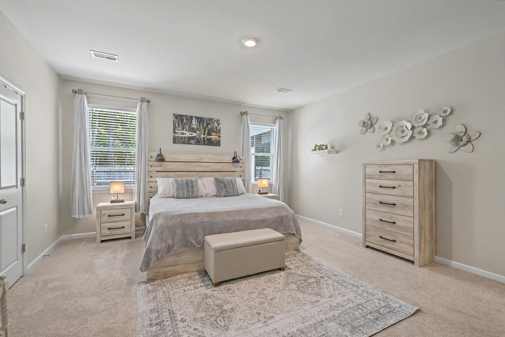 241 Celestial Boulevard Photo 18
