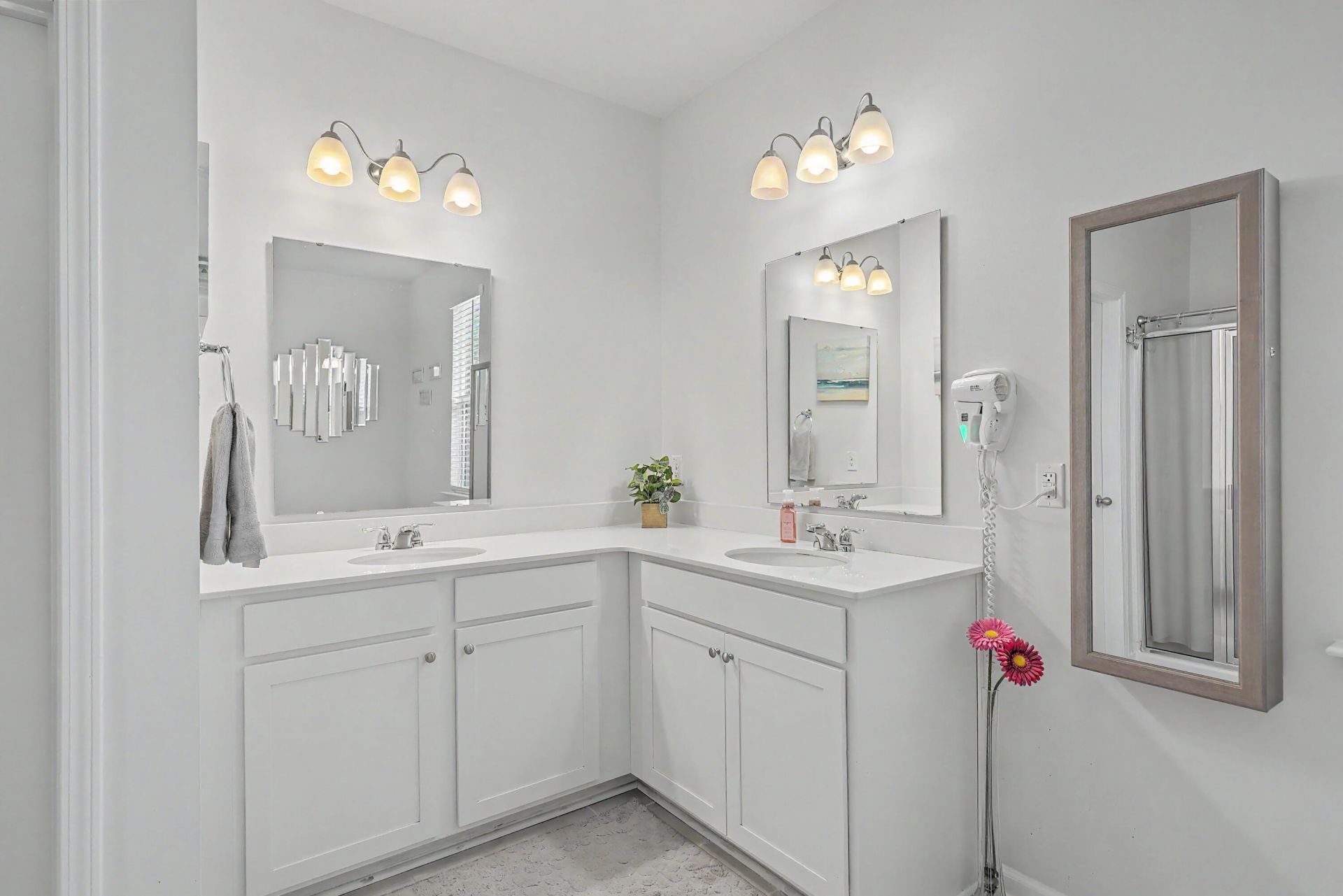 241 Celestial Boulevard Photo 20