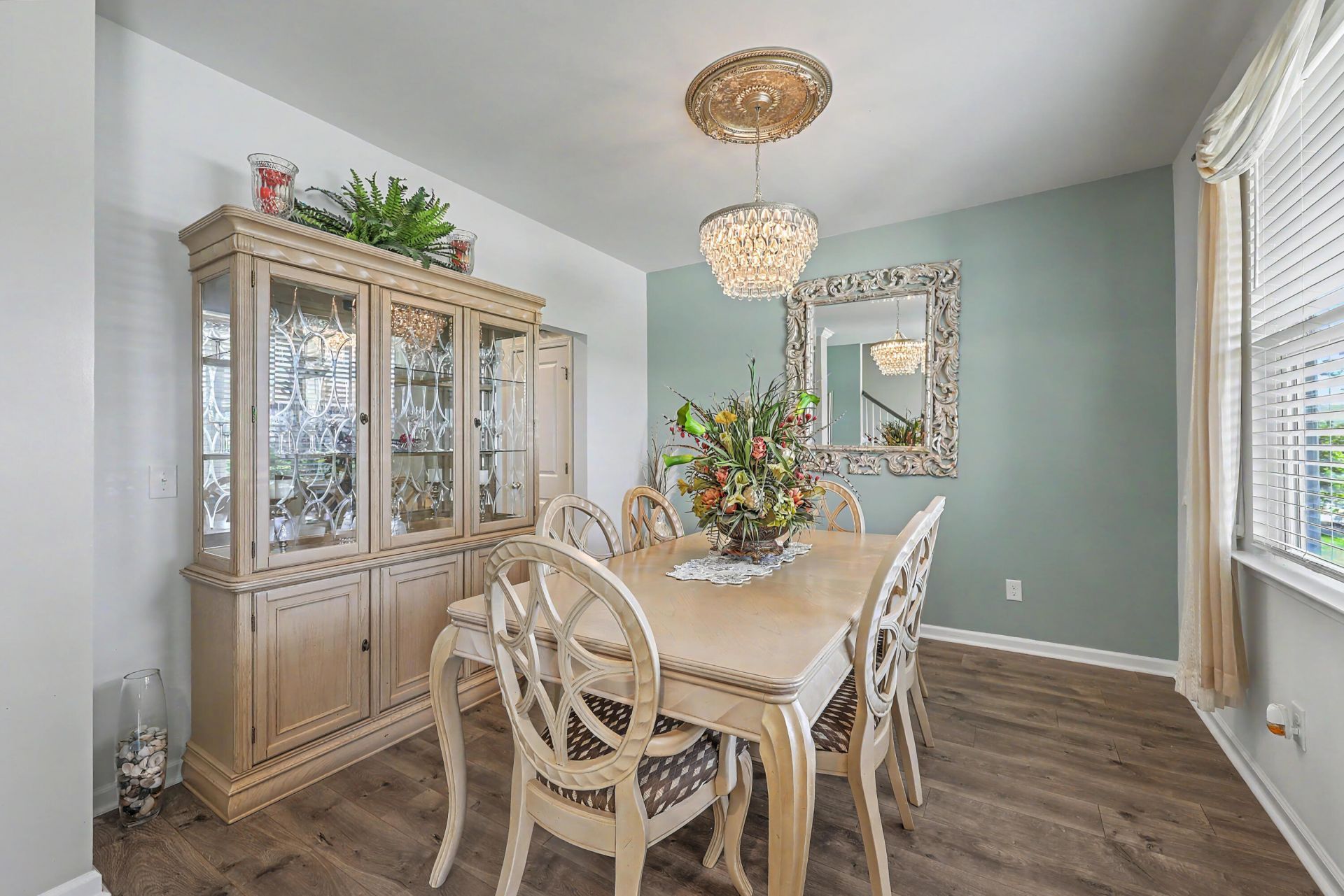 241 Celestial Boulevard Photo 7