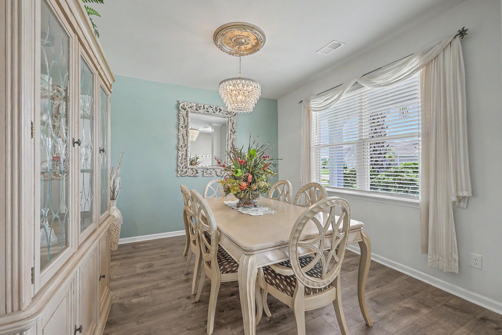241 Celestial Boulevard Photo 8