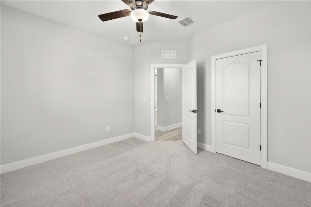 9335 101st Avenue , Vero Beach, FL 32967 Photo