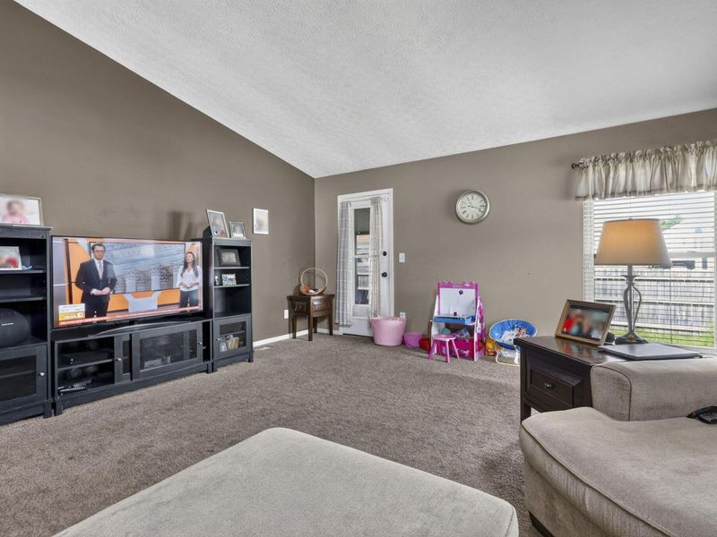 811 Wallinger Drive, Galloway, OH 43119 Photo 11