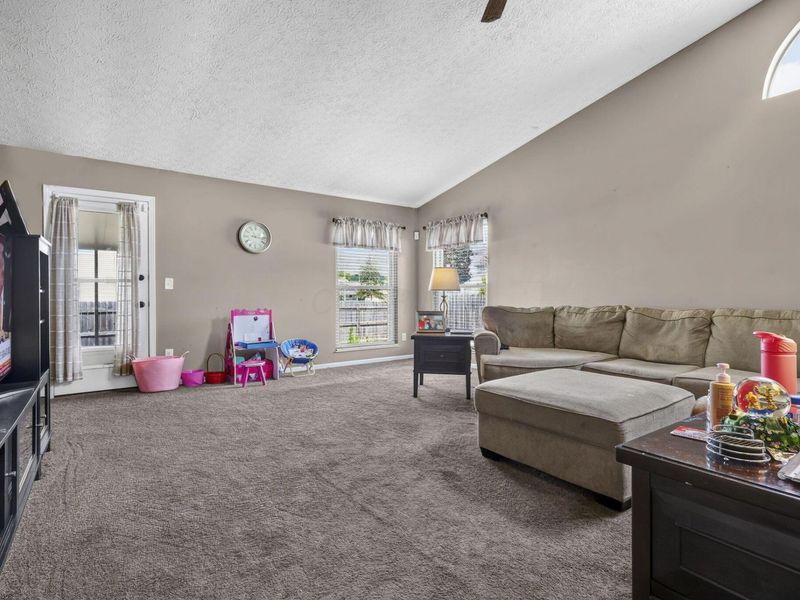 811 Wallinger Drive, Galloway, OH 43119 Photo 8