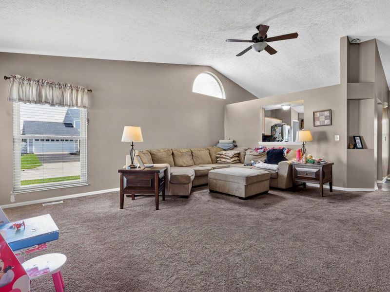 811 Wallinger Drive, Galloway, OH 43119 Photo 9