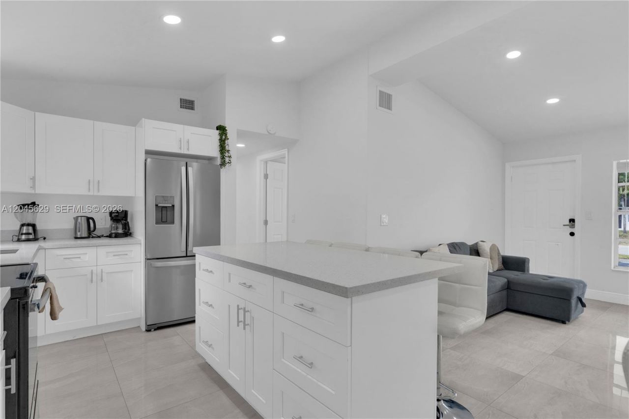 1016 SW 22nd Ter, Fort Lauderdale, FL 33312 Photo