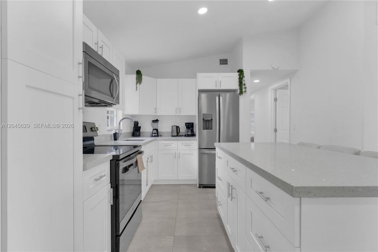 1016 SW 22nd Ter, Fort Lauderdale, FL 33312 Photo