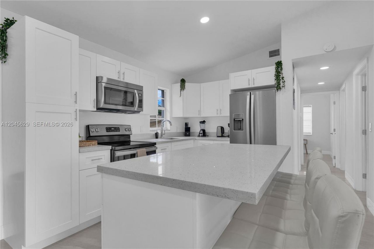 1016 SW 22nd Ter, Fort Lauderdale, FL 33312 Photo