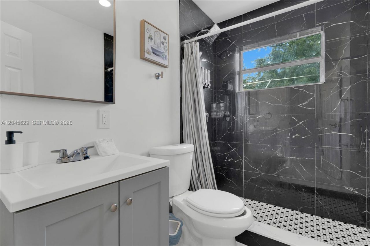 1016 SW 22nd Ter, Fort Lauderdale, FL 33312 Photo